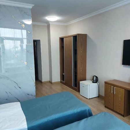 Business Hotel Almaty Luaran gambar