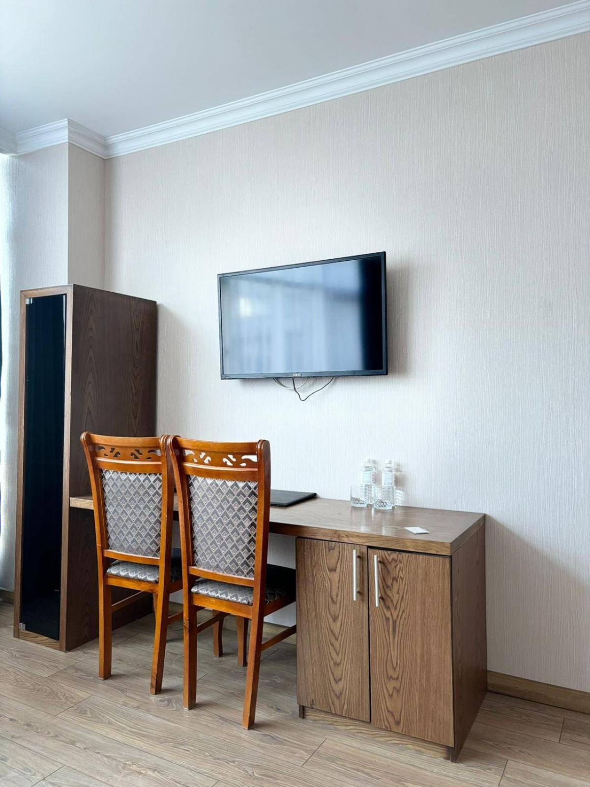 Business Hotel Almaty Luaran gambar