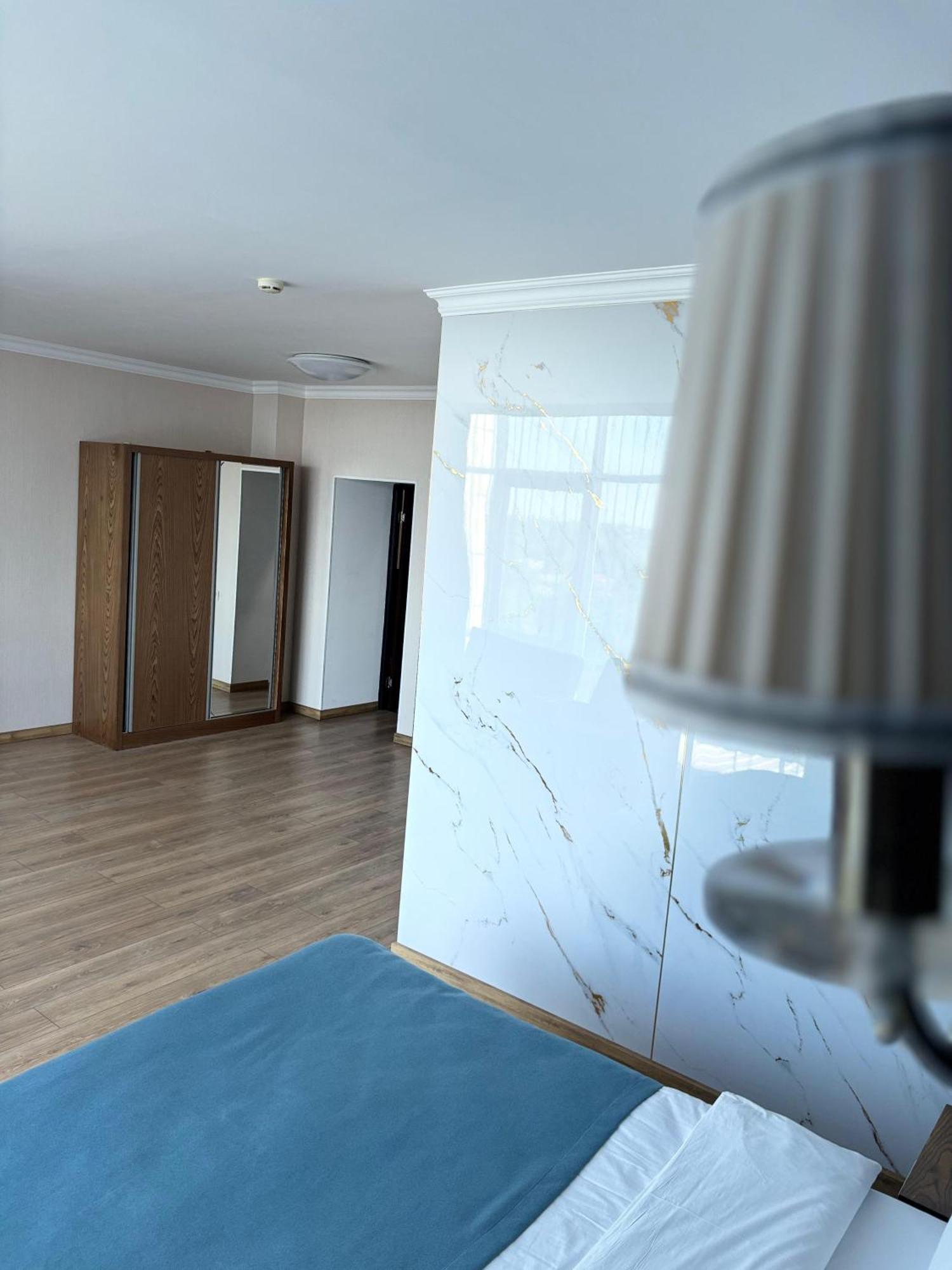 Business Hotel Almaty Luaran gambar