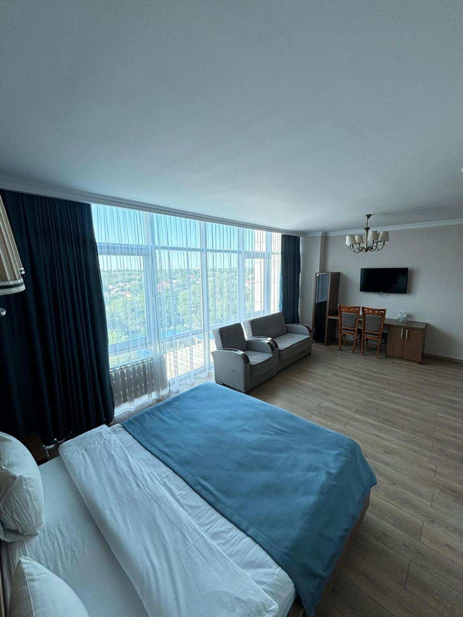 Business Hotel Almaty Luaran gambar