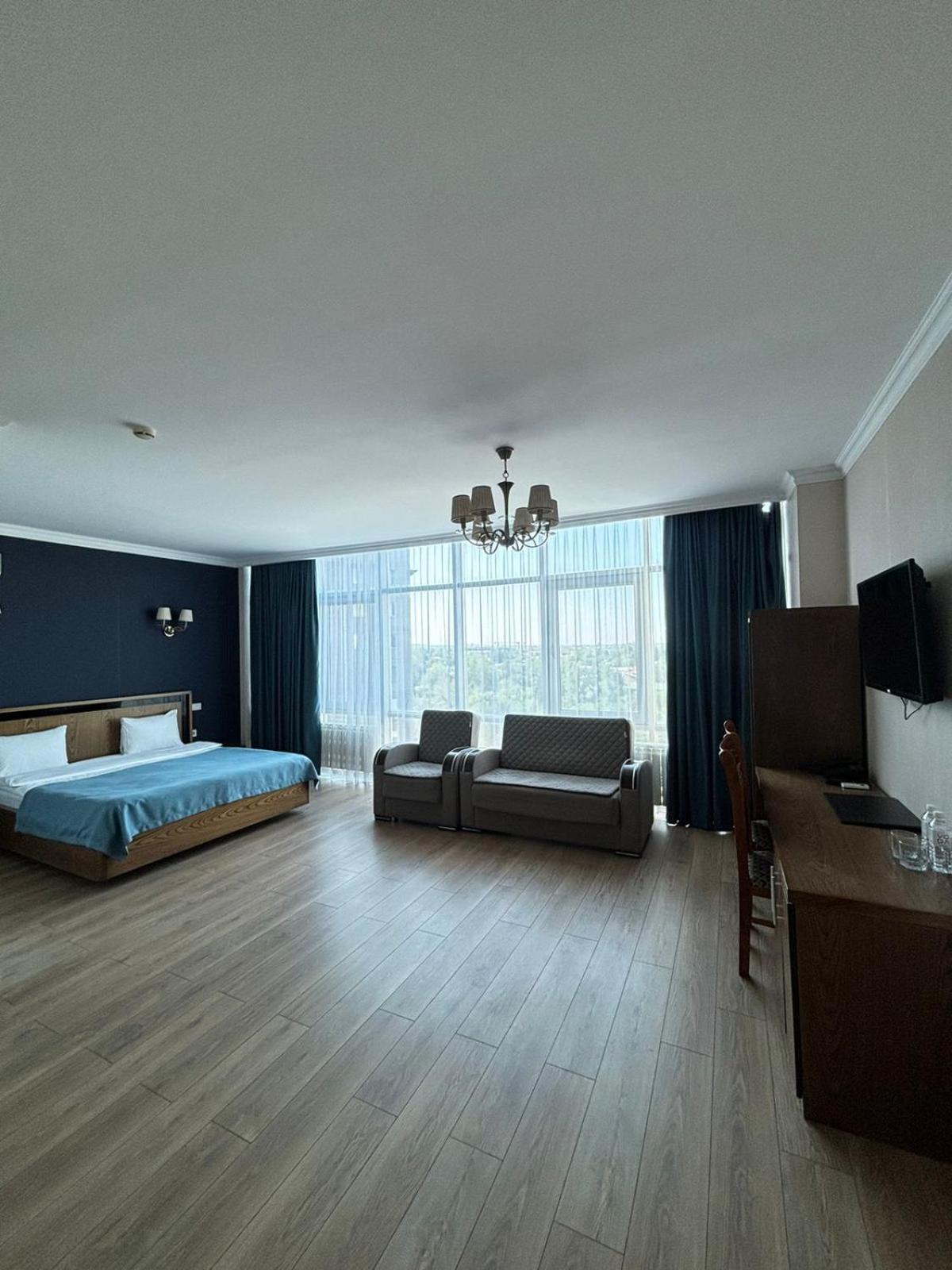 Business Hotel Almaty Luaran gambar