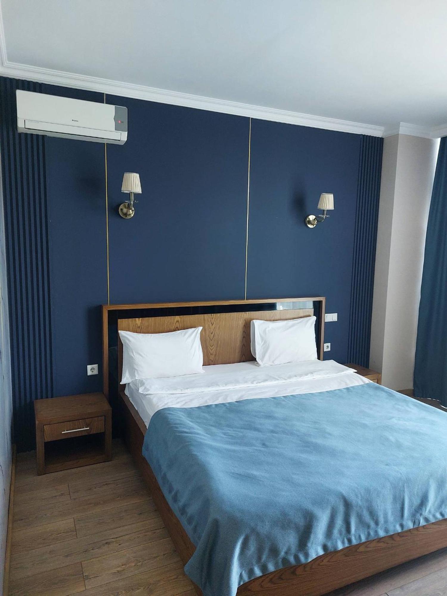 Business Hotel Almaty Luaran gambar