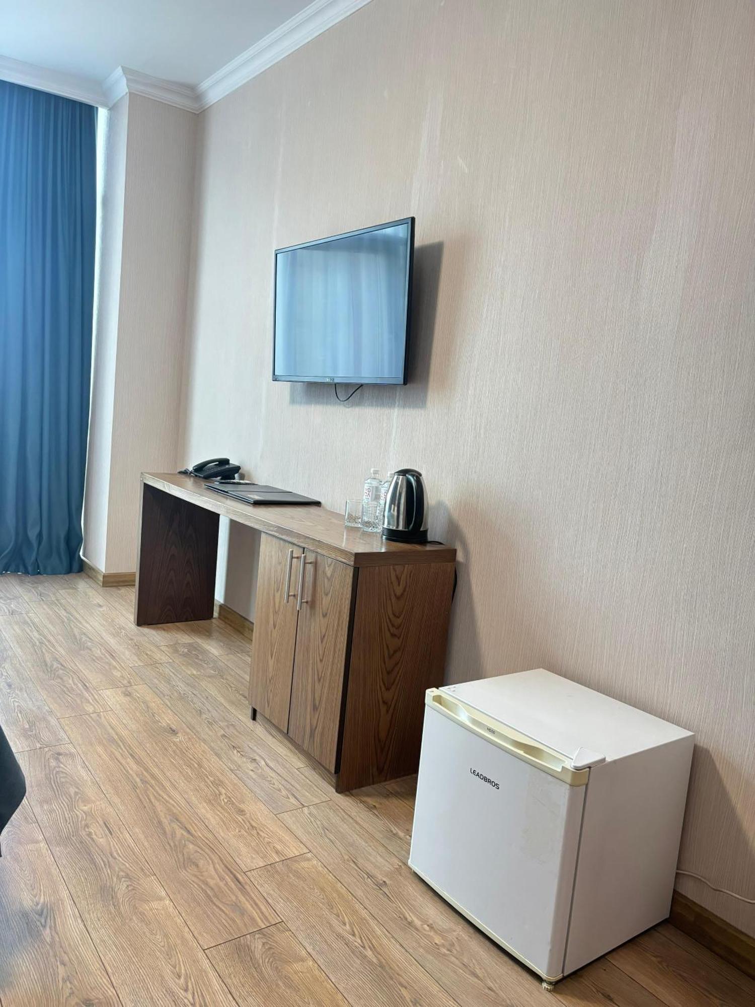 Business Hotel Almaty Luaran gambar