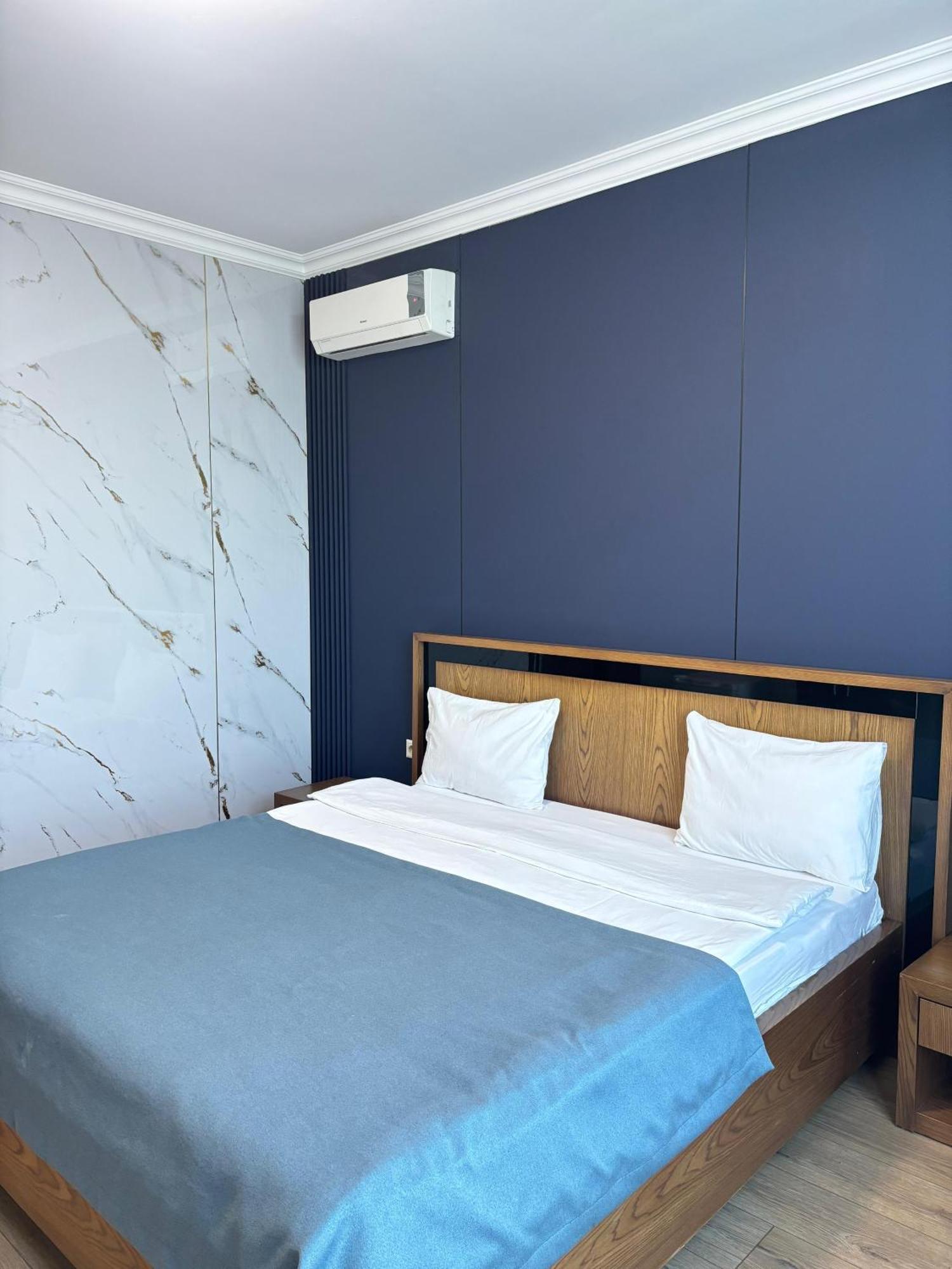 Business Hotel Almaty Luaran gambar
