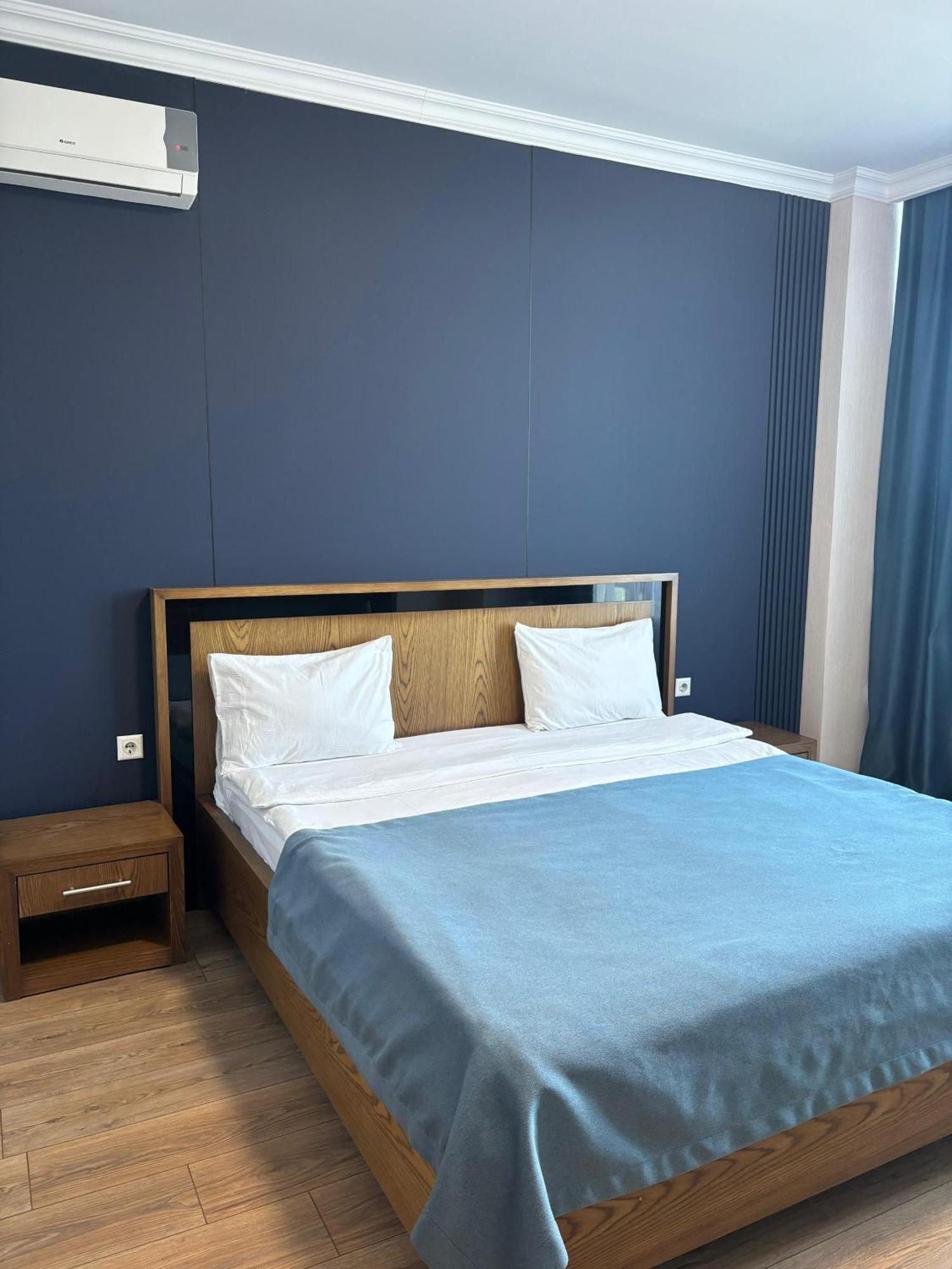 Business Hotel Almaty Luaran gambar