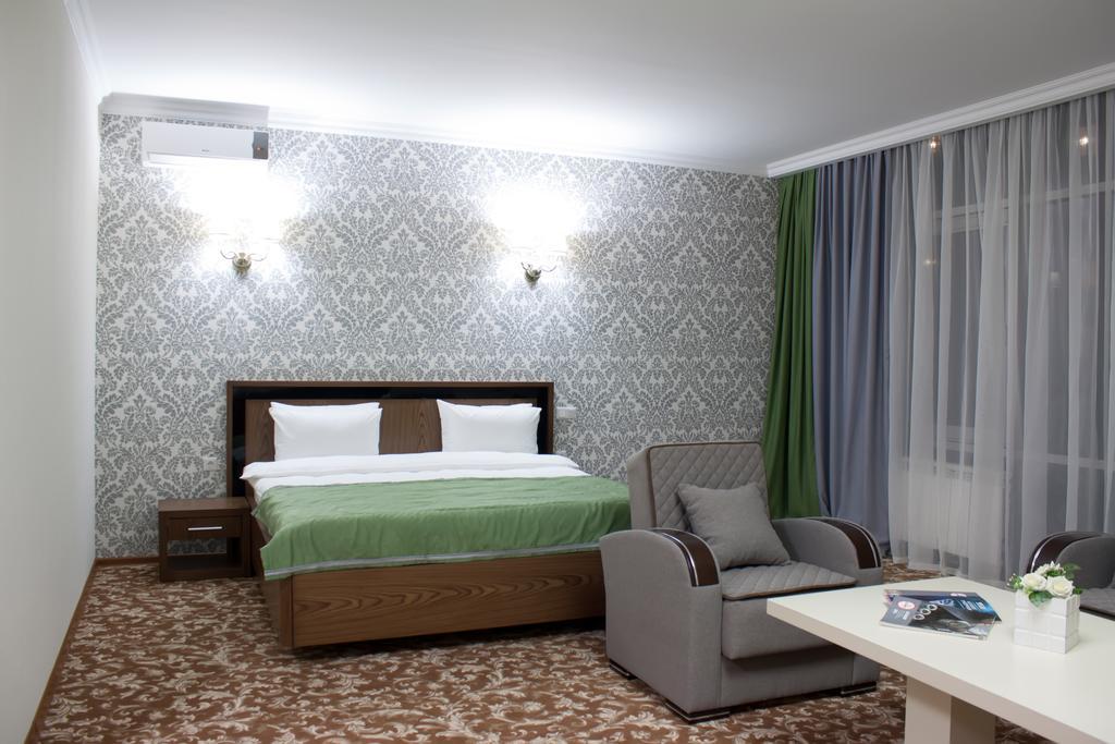 Business Hotel Almaty Luaran gambar
