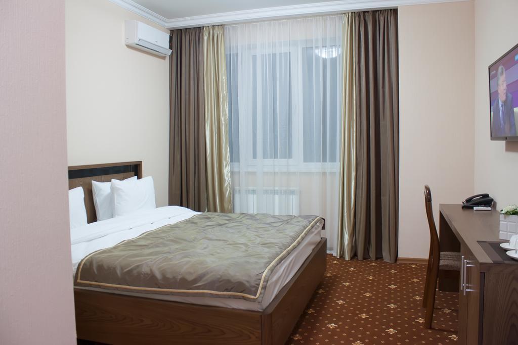 Business Hotel Almaty Luaran gambar