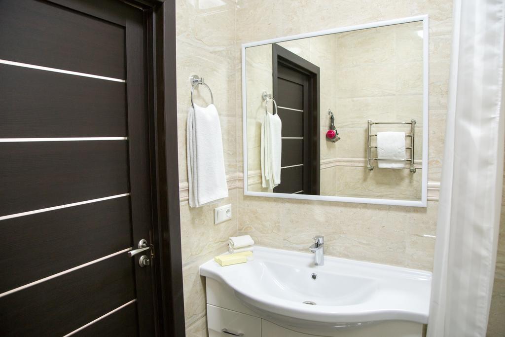 Business Hotel Almaty Luaran gambar
