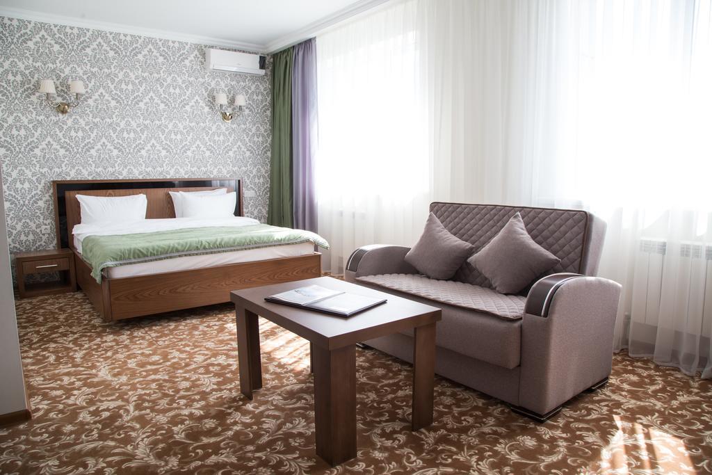 Business Hotel Almaty Luaran gambar