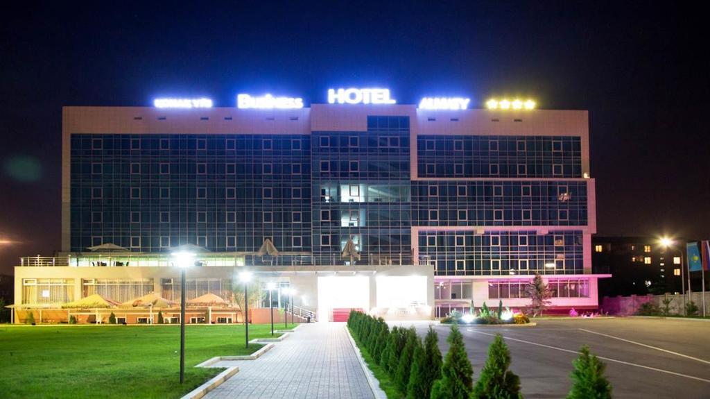 Business Hotel Almaty Luaran gambar