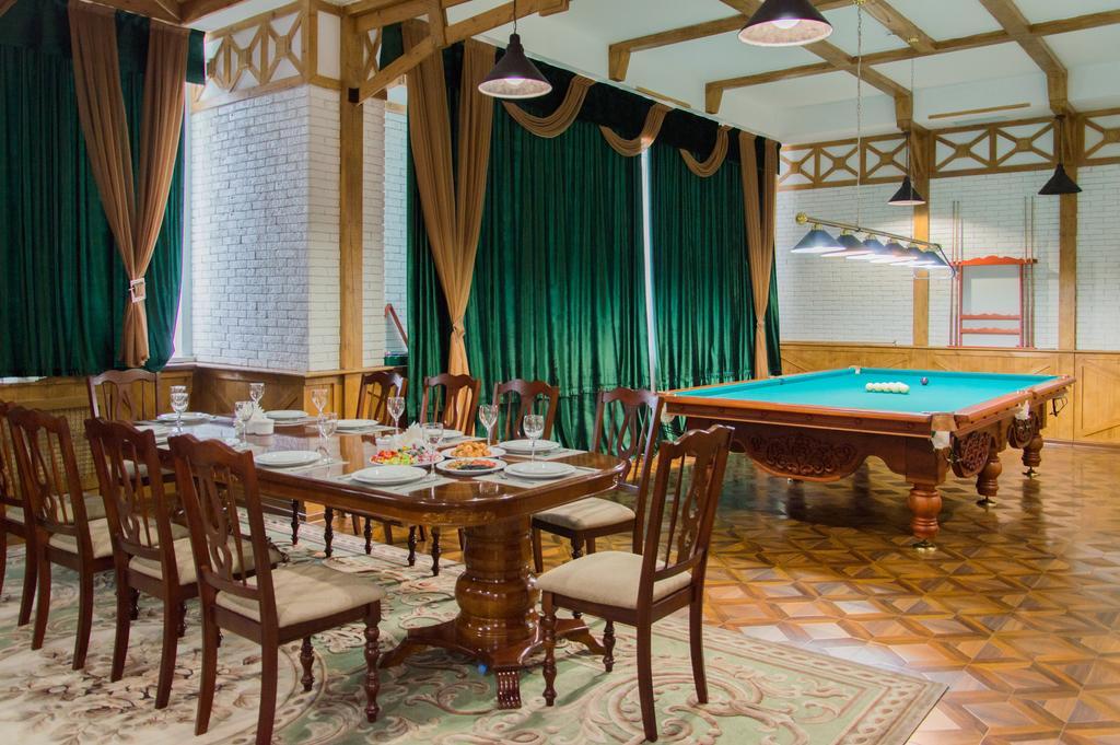 Business Hotel Almaty Luaran gambar